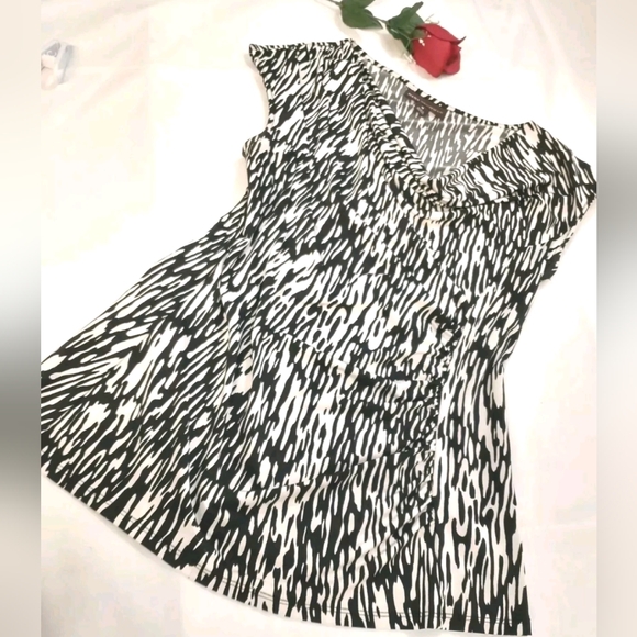 Dana Buchman Sleeveless Ruched Black White Top Size M - Picture 2 of 7